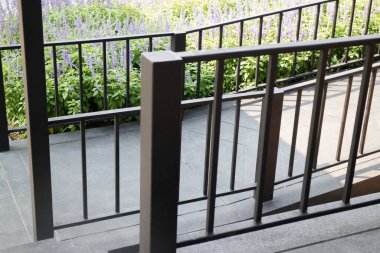 Açık havada bir kafede oturma, stok fotoğrafı.