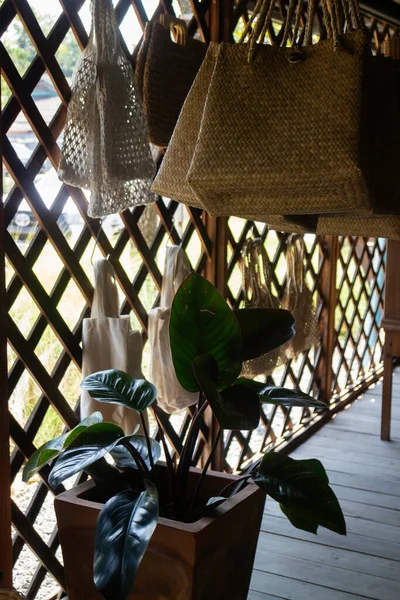 Dekorasyon endüstriyel tarzı tavan arası kafe, stok fotoğrafı