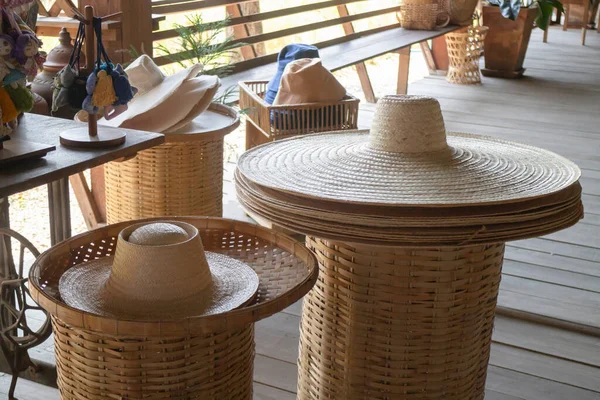 Dekorasyon endüstriyel tarzı tavan arası kafe, stok fotoğrafı