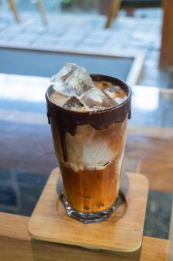 Erimiş çikolatalı buzlu kahve, fotoğraf.