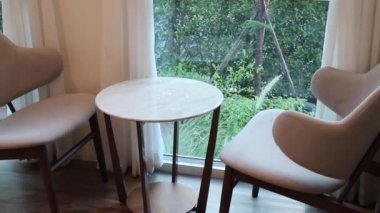 Minimum tavan arası tarzı kahve dükkanı dekorasyonu, stok görüntüleri