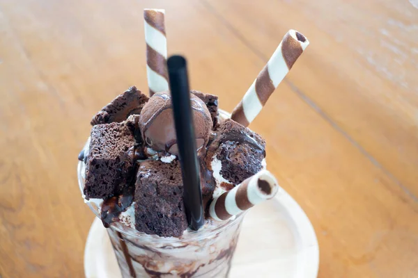 Delicioso Chocolate Brownie Frappe Bebida Foto Stock — Foto de Stock