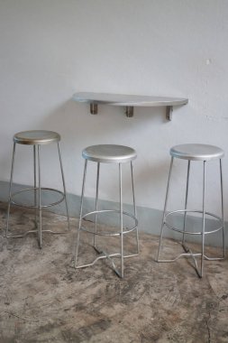 Hint kahvecisinin en az grunge stili dekorasyonu, stok fotoğrafı.