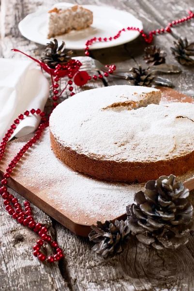 Weihnachtskuchen mit Puderzucker — Stockfoto