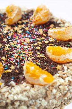 turuncu ve çikolata kek dekore edilmiş