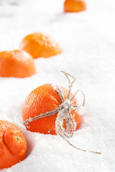 Kar, Noel portakal — Stok fotoğraf