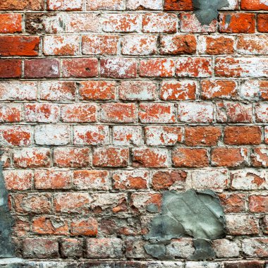 Kırık beyaz boya ile tuğla duvar