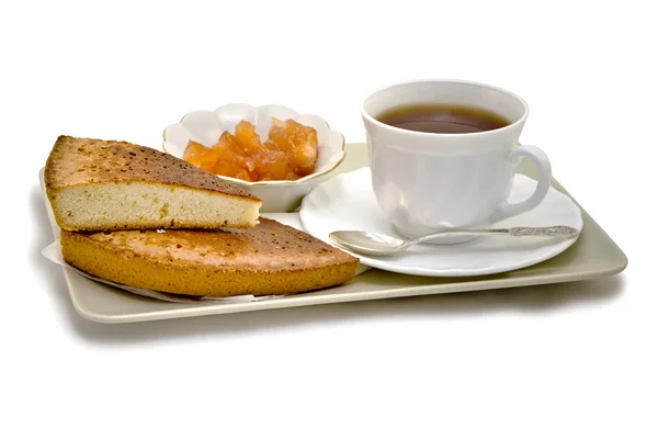 Beyaz arka plan üzerinde izole çay ve bisküvi varenes — Stok fotoğraf