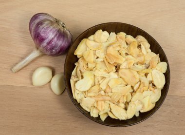 kurutulmuş ve taze sarımsak tablo