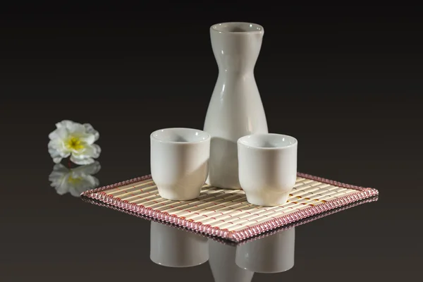 Saki - bir geleneksel Japon alkollü içecek