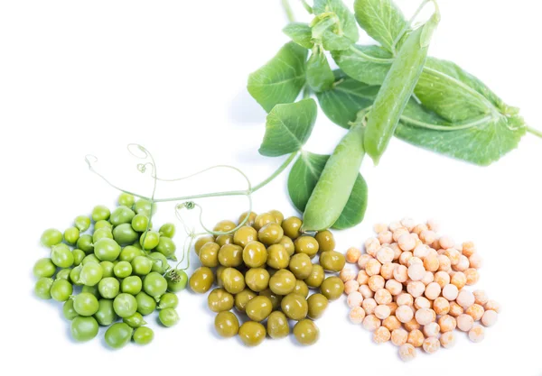 Three types of green peas - raw, canned and dry — Stock Photo, Image