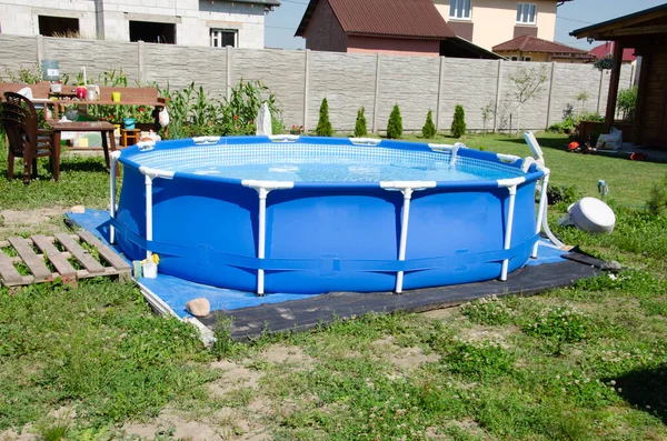 Mobile Pool Backyard Outdoor Pool Whole Family Lawn Summer — Stock Photo, Image