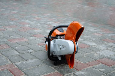 Beton, asfalt ve asfalt döşeme ekipmanları.