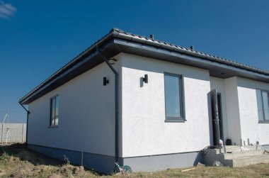 Modern Ayrılmış Ev bloğunun dış ve zeminleri