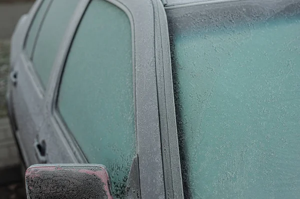 Auto Pokryté Ledem Rampouchy Mrazivém Dešti Zimní Mrazivé Scény — Stock fotografie