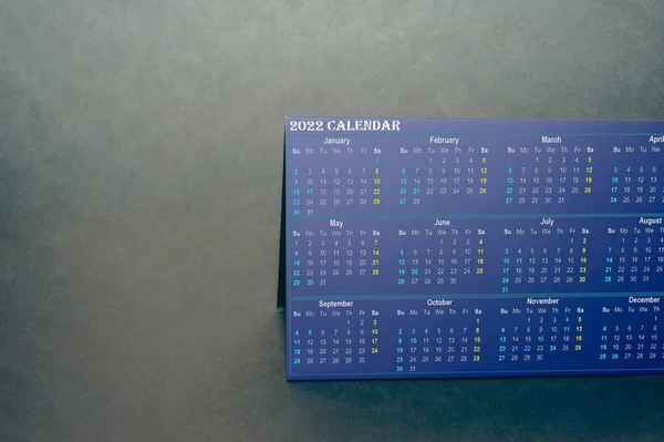Макет Календаря Рабочего Стола Синий Черном Фоне 2022 Год — стоковое фото