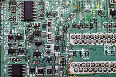 Elektronik devre. Elektronik baskılı devre kartı. Bir masaüstü bilgisayarı, dizüstü bilgisayarı, radyo elementlerinin bir parçası.
