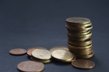 Bakır para, çeyreklik, nikel, bozuk para. Tanesi 50 sent.
