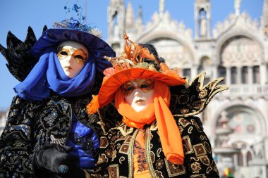 Venedik karnaval maskesi