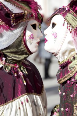 Karnaval maskesi