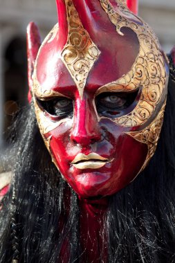 Venedik karnaval maskesi