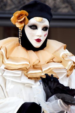 Venedik karnaval maskesi