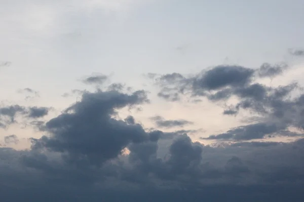 Himmel und Wolken — Stockfoto