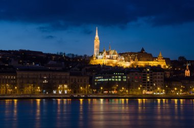 Matthias kilise ve Aziz istvan heykel Budapeşte, Macaristan