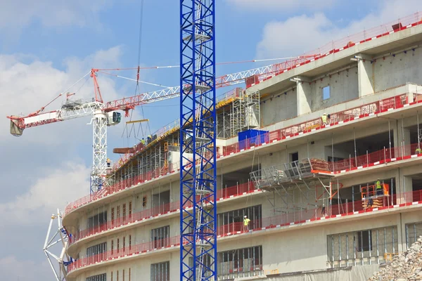 Bau moderner Gebäude — Stockfoto