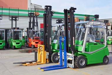 Electric forklift stackers