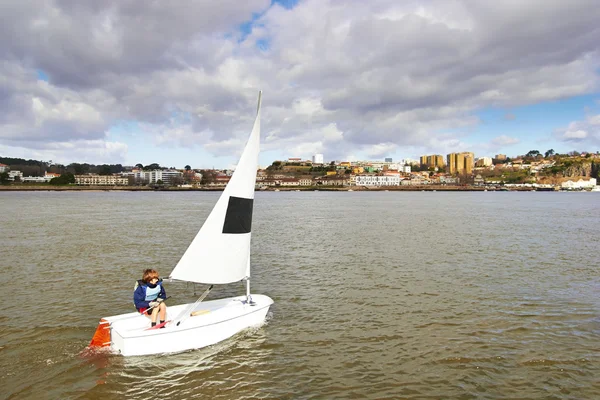 Deelnemer boot op de kind-competitie — Stockfoto