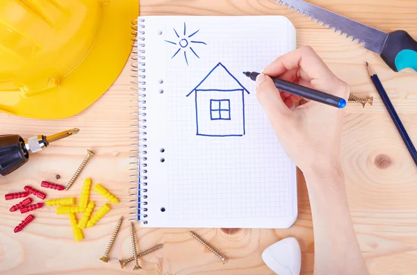 Dibujar a mano una casa —  Fotos de Stock