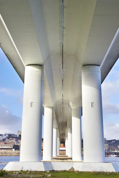 Long concrete bridge in Porto — Stock Photo, Image