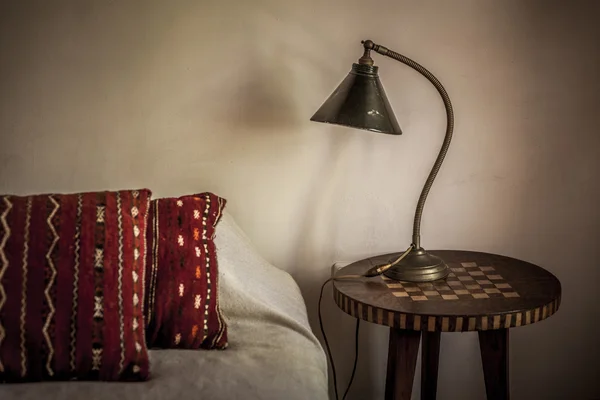 Desk lamp in the bedroom — Stock Photo, Image