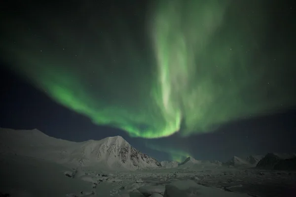 Přírodní úkaz polární září (Aurora Borealis) — Stock fotografie