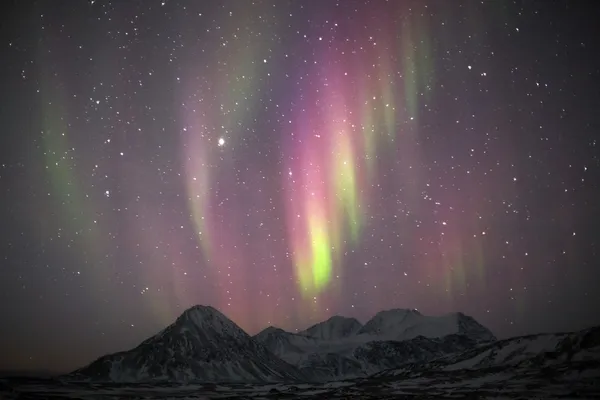 Природное явление Северного сияния (Aurora Borealis) ) — стоковое фото