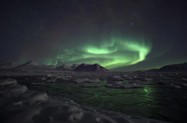 Naturalne zjawisko zorzy polarnej (Aurora borealis) — Zdjęcie stockowe