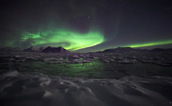 Naturliga fenomen av Northern Lights (Aurora Borealis) — Stockfoto