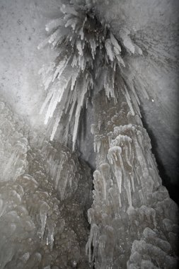 buzul buz sarkıtları