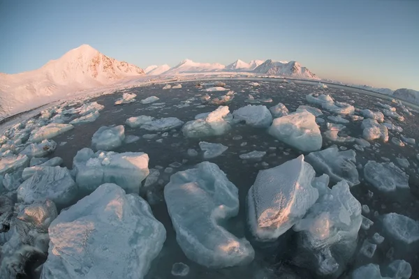 Paisagem glaciar ártica — Fotografia de Stock