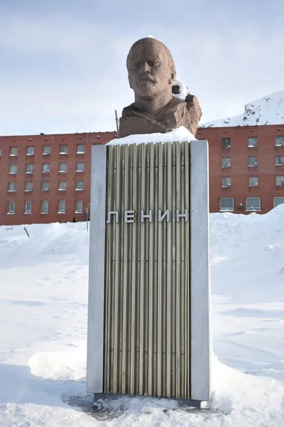 Barentsburg - Lenin monument — Stock Photo, Image