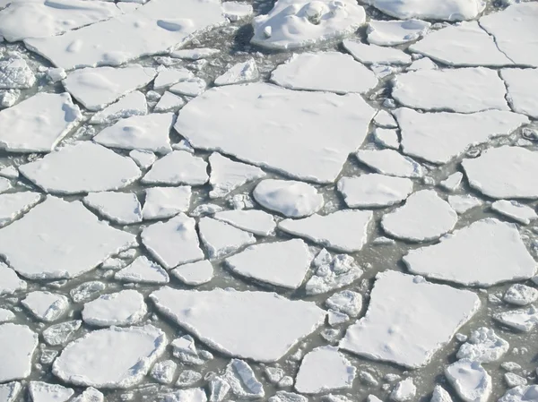 Hielo flotante y derretido —  Fotos de Stock