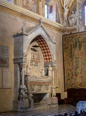 Kardinal Guglielmo Longhi 'nin Santa Maria Maggiore Bazilikası, Bergamo, Lombardia' daki mezarı.