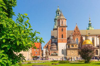 Royal Bath Park 'taki Sibylla Tapınağı (Lazienki Krlewskie). Antik Yunan tapınağı tarzında ahşap park köşkü