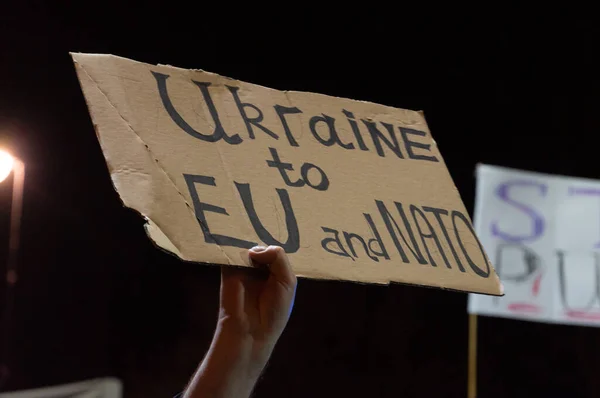 Garantia Polónia Fevereiro 2022 Protestos Contra Guerra Ucrânia Frente Embaixada — Fotografia de Stock Grátis