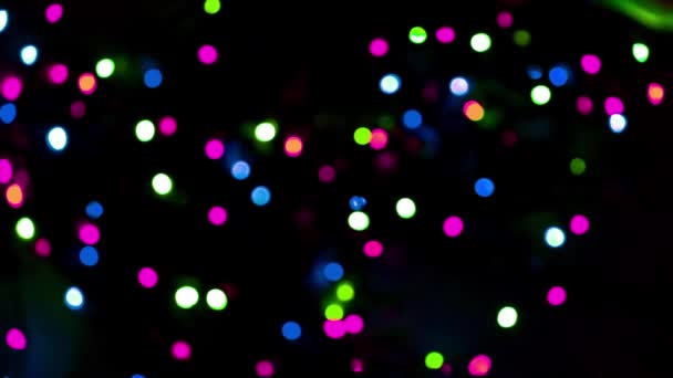 Bokeh Multicolorido Guirlanda Natal Lentamente Cintilante Árvore Noite Flashes Brilhantes — Vídeo de Stock
