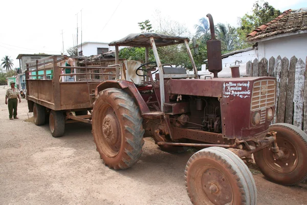 Garbagecollection in trinidad, cuba — Stockfoto