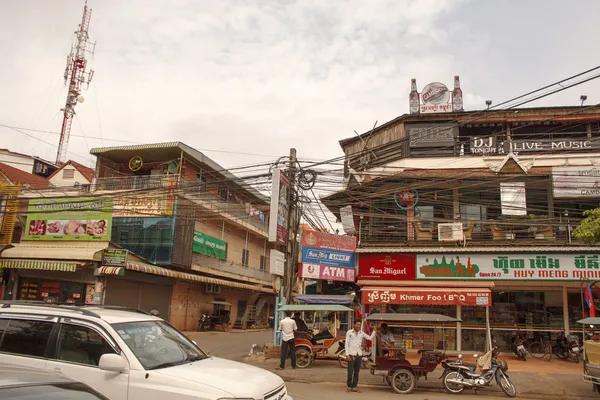 Movimentada rua em Siem Reap, Camboja — Fotografia de Stock