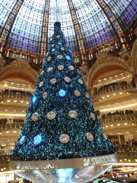 Рождественская елка Сваровски — стоковое фото