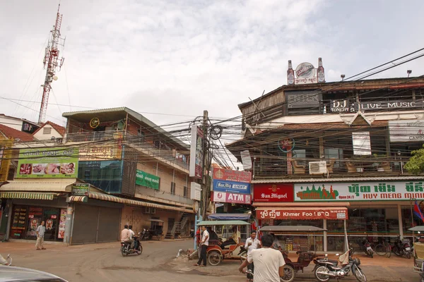 Movimentada rua em Siem Reap, Camboja — Fotografia de Stock